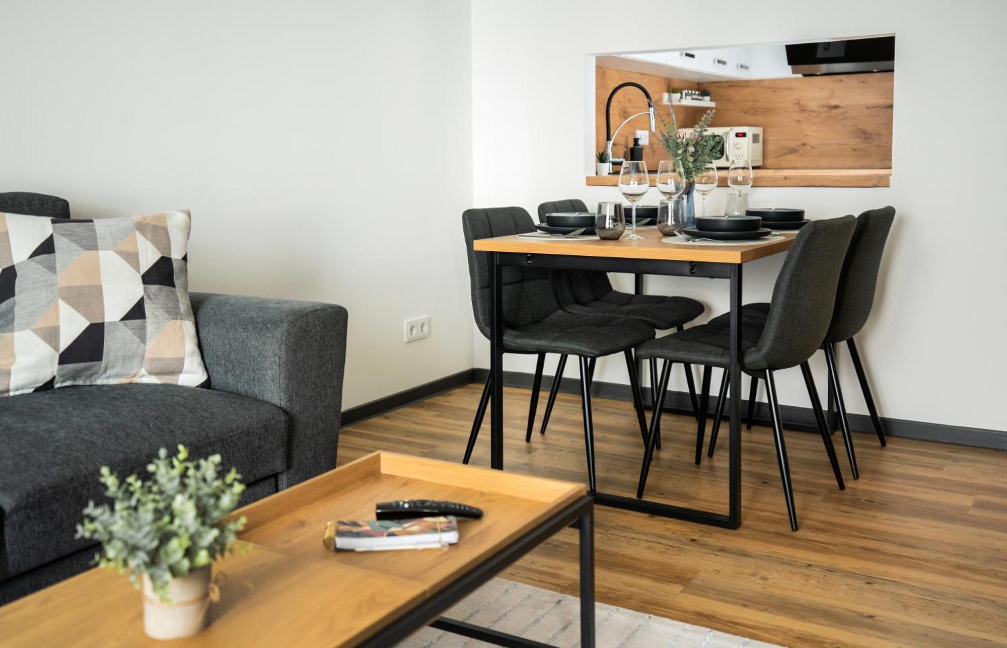 Reitz - Apartment I Zentrale Lage I Stellplatz I 55Qm I 2 Zimmer I Kueche I Bad I Terrasse Bad Hersfeld Exterior photo