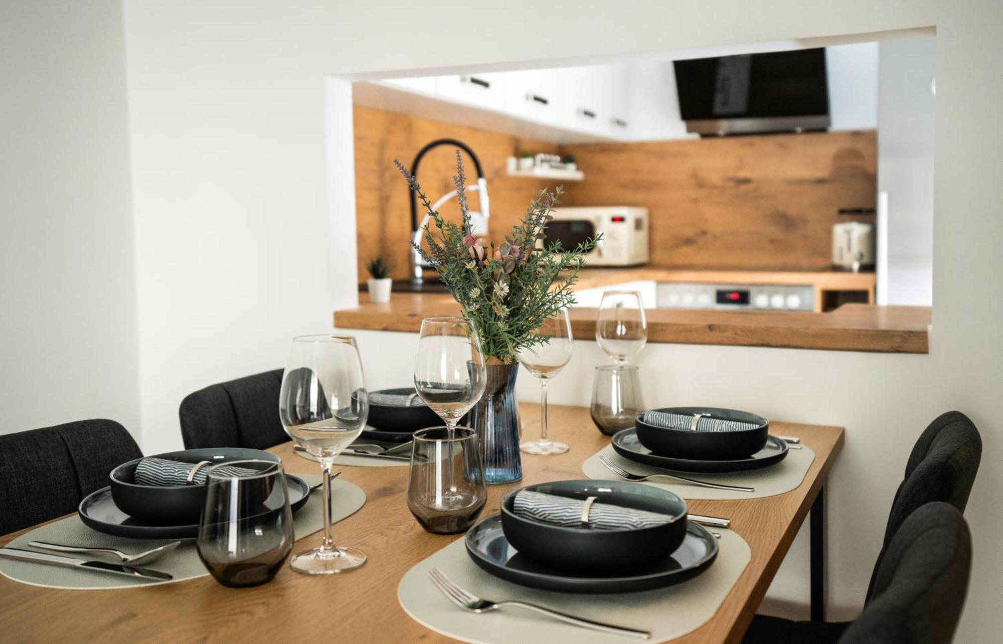 Reitz - Apartment I Zentrale Lage I Stellplatz I 55Qm I 2 Zimmer I Kueche I Bad I Terrasse Bad Hersfeld Exterior photo