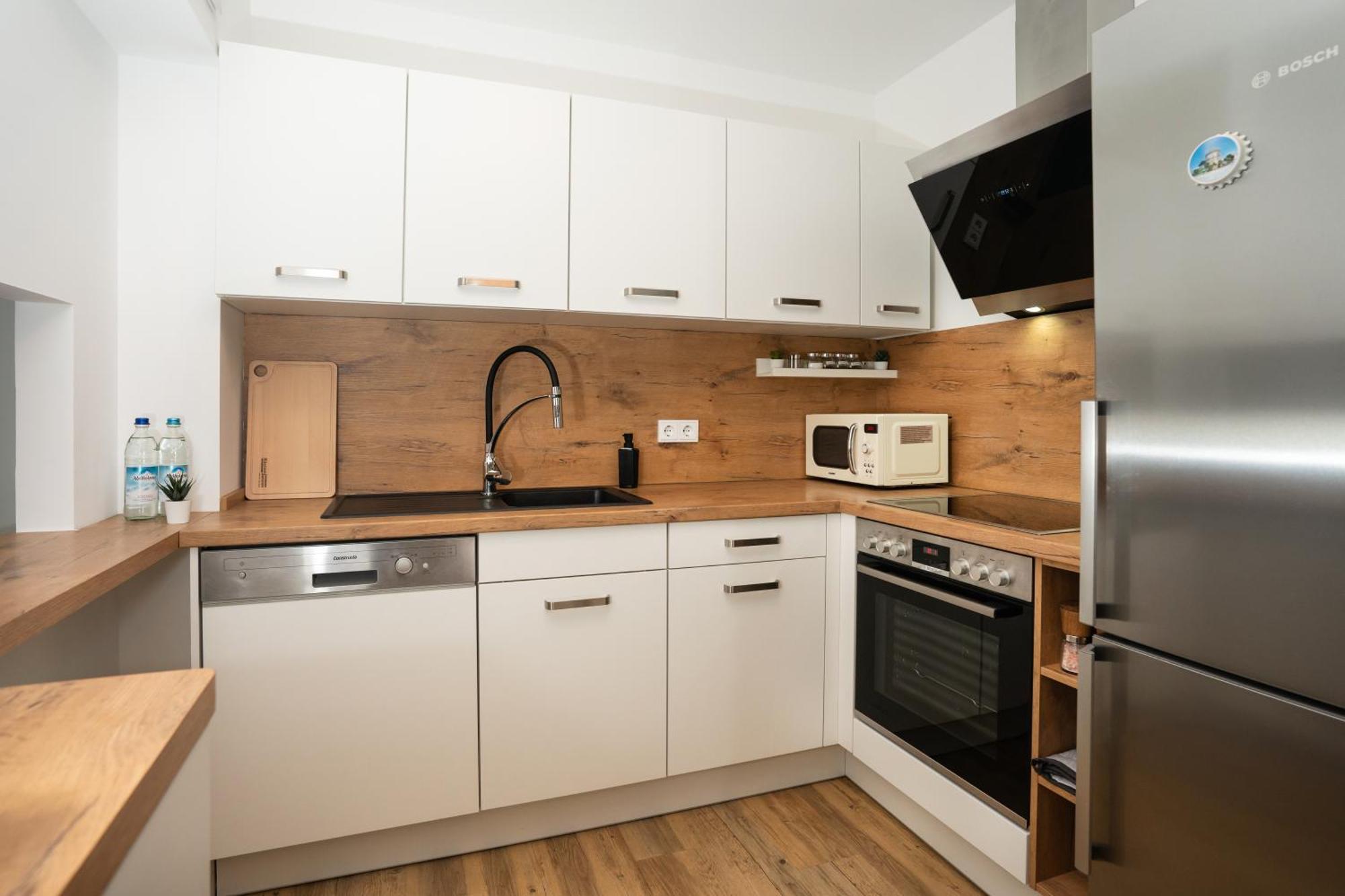 Reitz - Apartment I Zentrale Lage I Stellplatz I 55Qm I 2 Zimmer I Kueche I Bad I Terrasse Bad Hersfeld Exterior photo